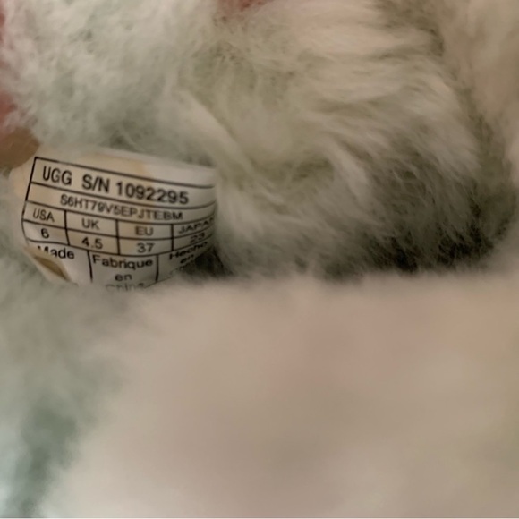 UGG Mini Bailey Button Poppy Boots in Aqua•Size 6 - Picture 12 of 12